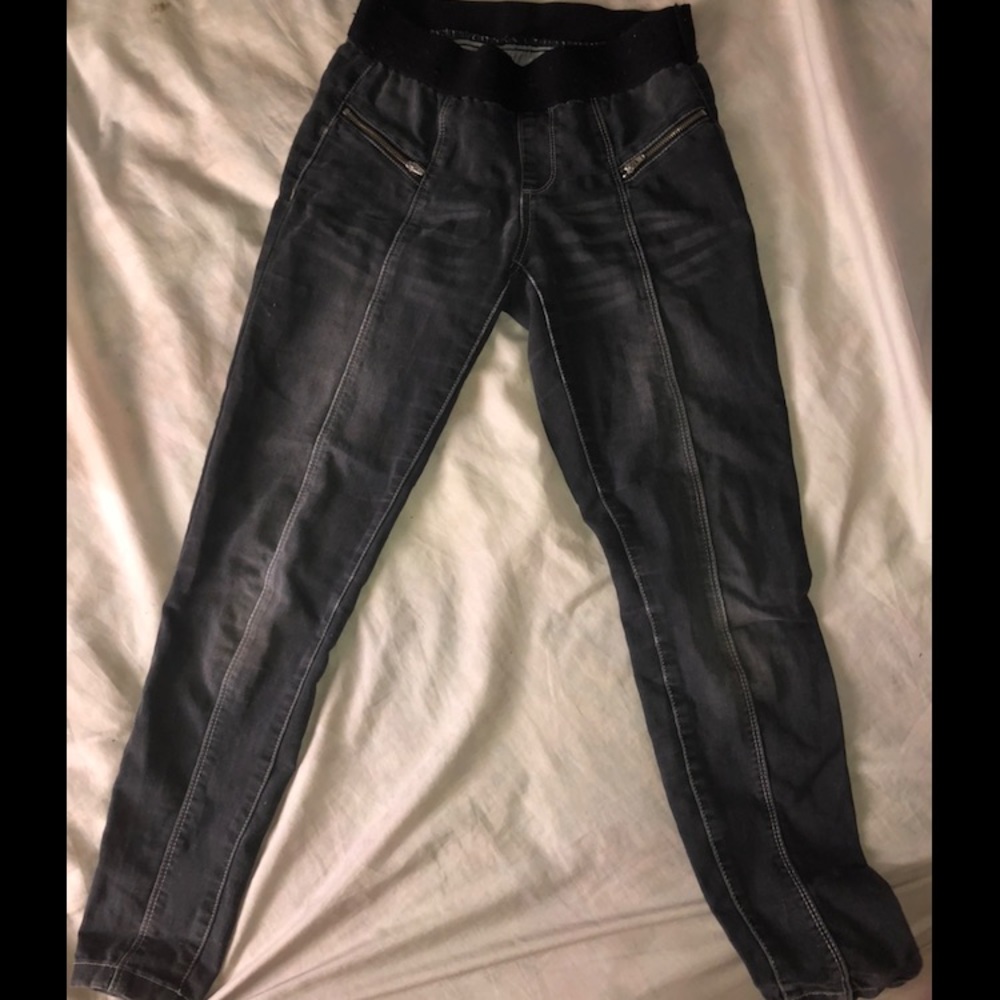 grey jeans
